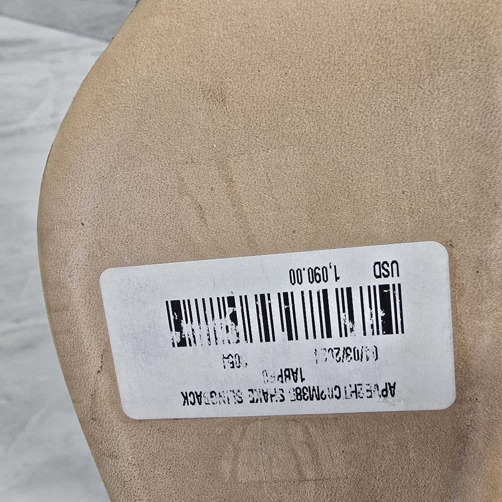 Louis Vuitton Black Patent Leather Shaker Heels - Picture 10 of 10